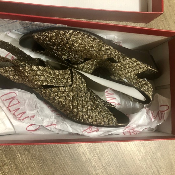 Impo Sandals bronze wedges Sz. 6 1/2 - Picture 5 of 8